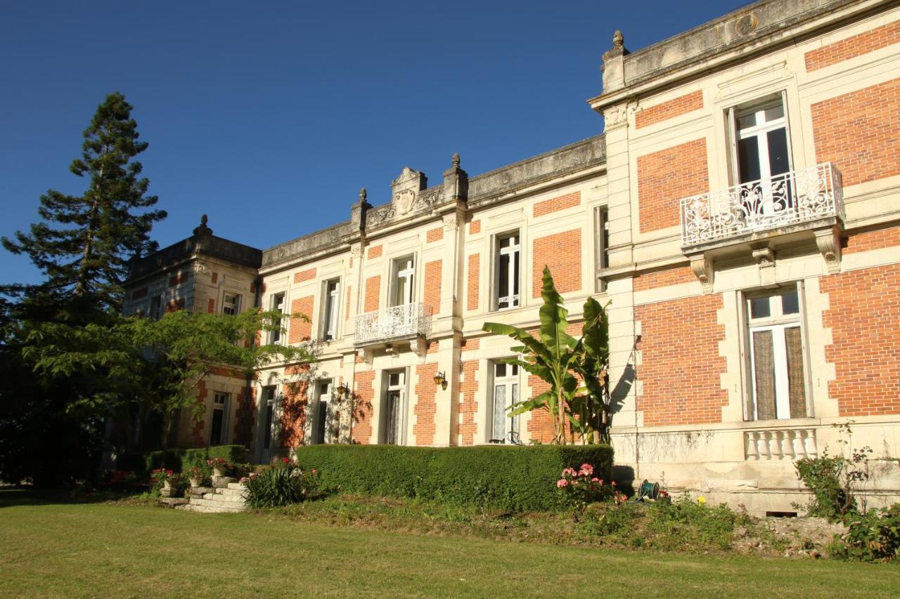 Domaine De Champ Rose Bed & Breakfast Saint-Laurent-de-Belzagot Exterior photo