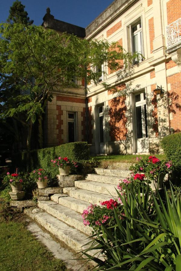 Domaine De Champ Rose Bed & Breakfast Saint-Laurent-de-Belzagot Exterior photo